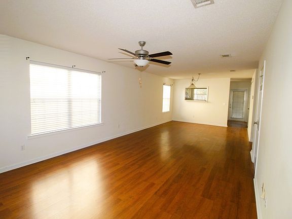 3rd image of 103 Thistlewood Dr