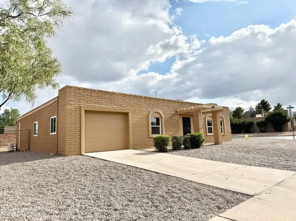1136 MEADOWS Drive, Sierra Vista, AZ 85635