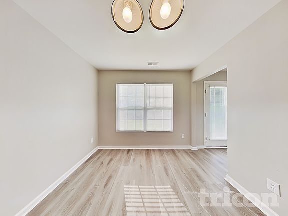 3rd image of 3615 Cyrus St