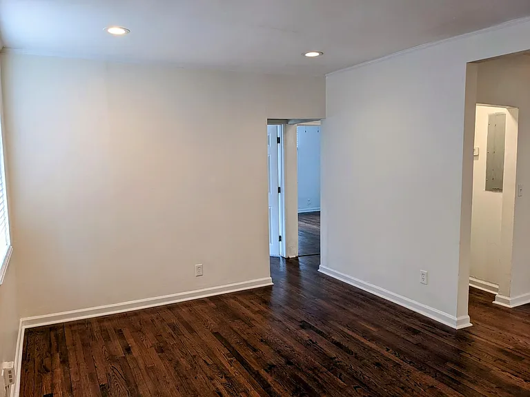 1272 Almont Dr SW — Photo 3