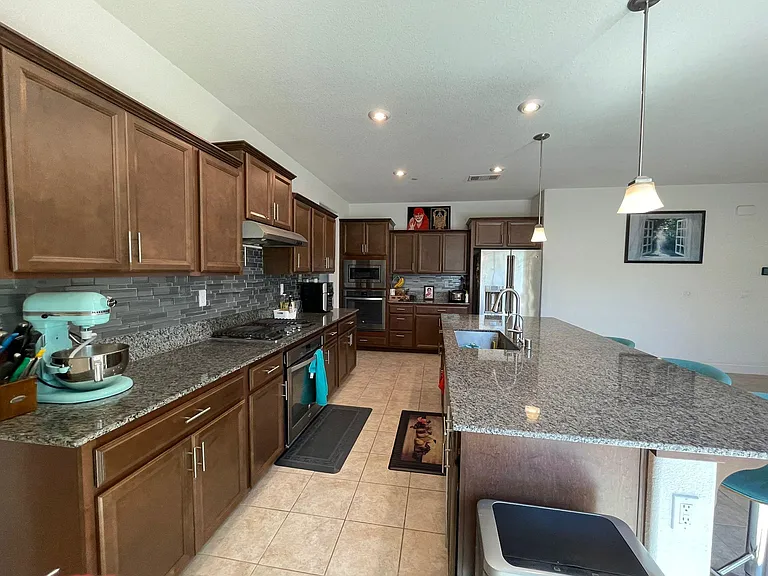 1323 Cow Ct — Photo 6