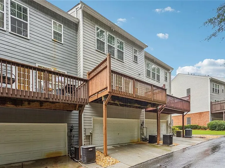 2263 Limehurst Dr NE — Photo 26