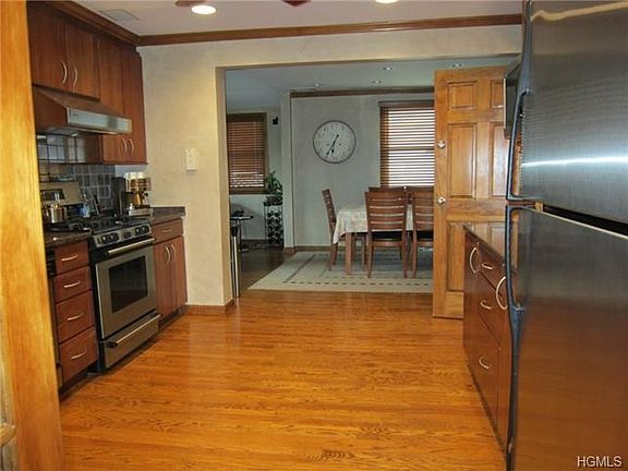 Cherrywood cabinets, granite countertops and stainless steel app