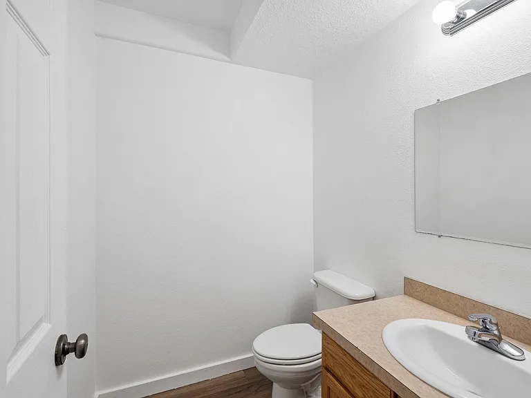 Roberts Court Townhomes — Photo 20