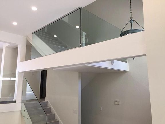 3rd image of 21515 Erwin St Unit 8