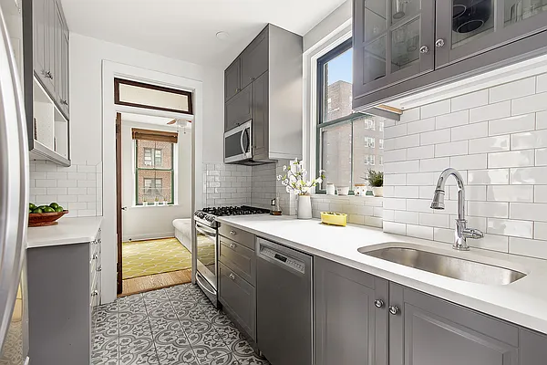 Sold by Compass | media 5