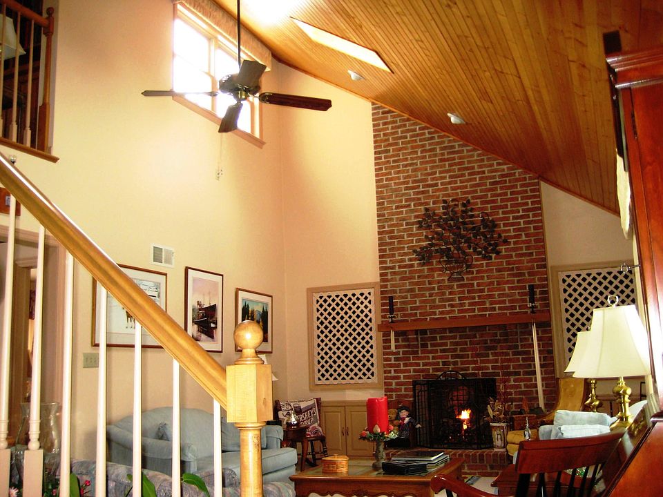 Vaulted Ceiling in LR