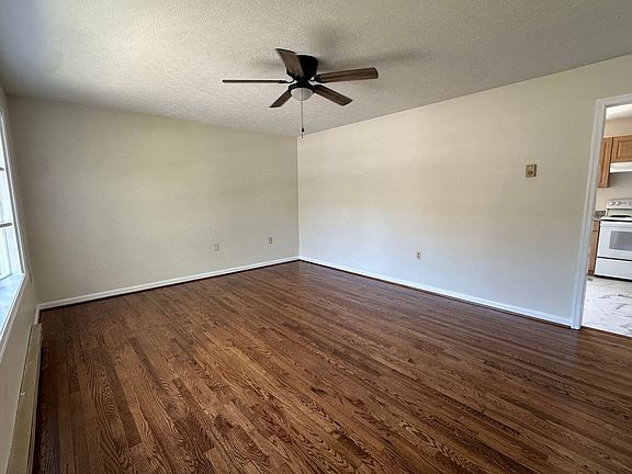 2nd image of 108 Crystal Lake Ct