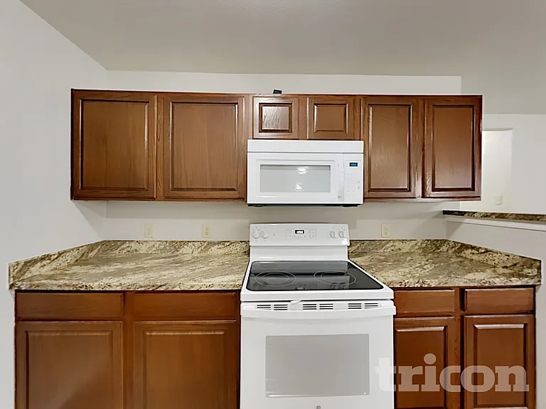2336 Blackthorn Dr — Photo 6