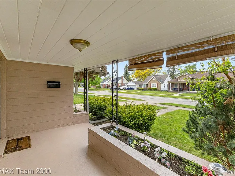 7322 Fenton St — Photo 33