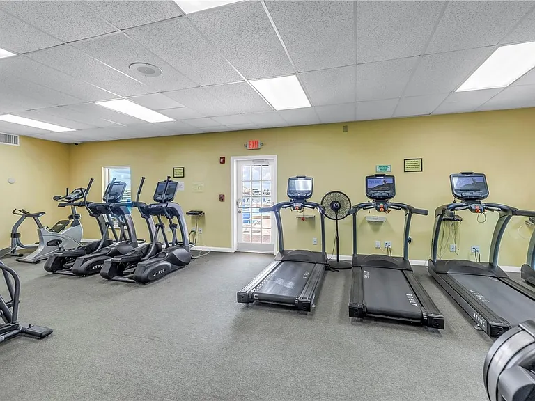 4900 Brittany Dr S #611 — Photo 31