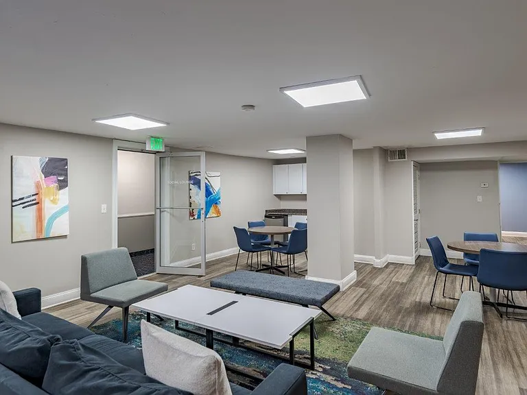 The Carlyle Apartment Homes — Photo 22