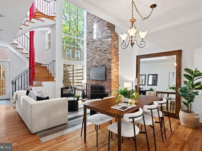 1214 Pine St, Philadelphia, PA, 19107