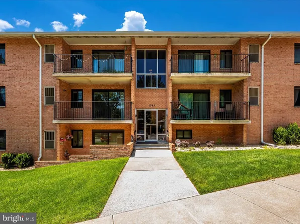 1745 Edgewood Hill Cir APT 101, Hagerstown, MD 21740