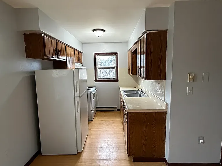 352 S 6th St #5D — Photo 1