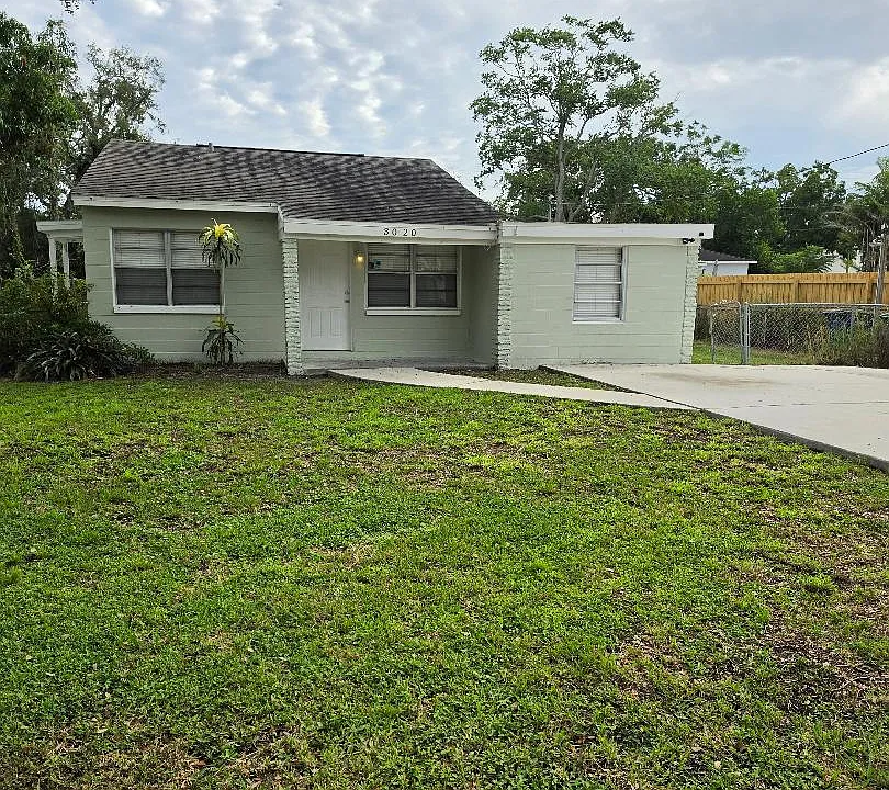 3020 W Van Buren Dr