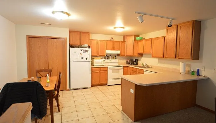 273 Meadowside Dr — Photo 2
