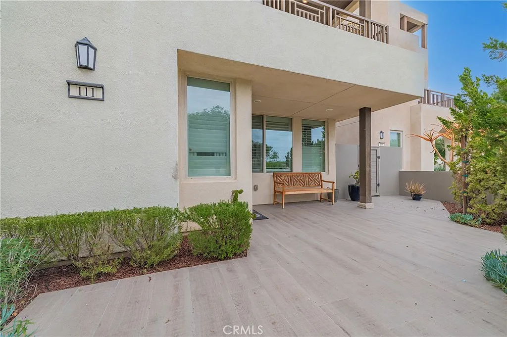 4 bed, 3.5 bath, 2955 sqft, $7,880 — Photo 4