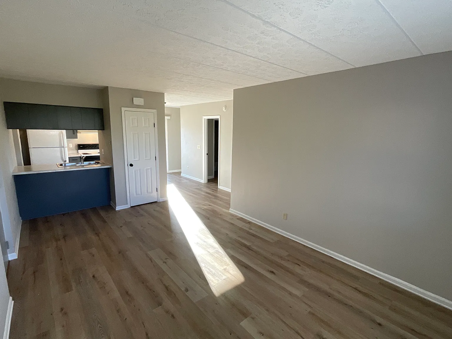 1 bed, 775 sqft, $1,050 — Photo 2