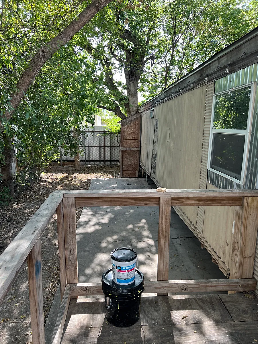 Front Patio - 750 Bynum Ave #21