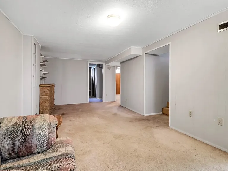 725 Dale St — Photo 15