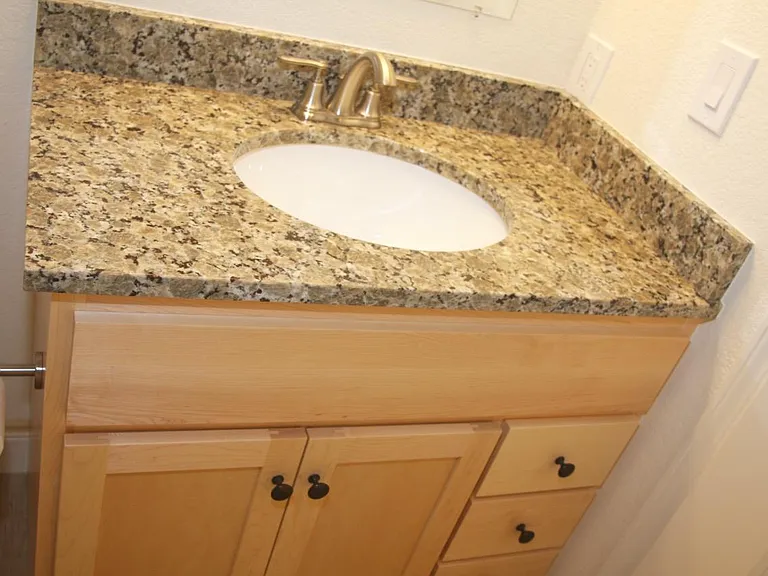 225 SW Kalmia St #A — Photo 16
