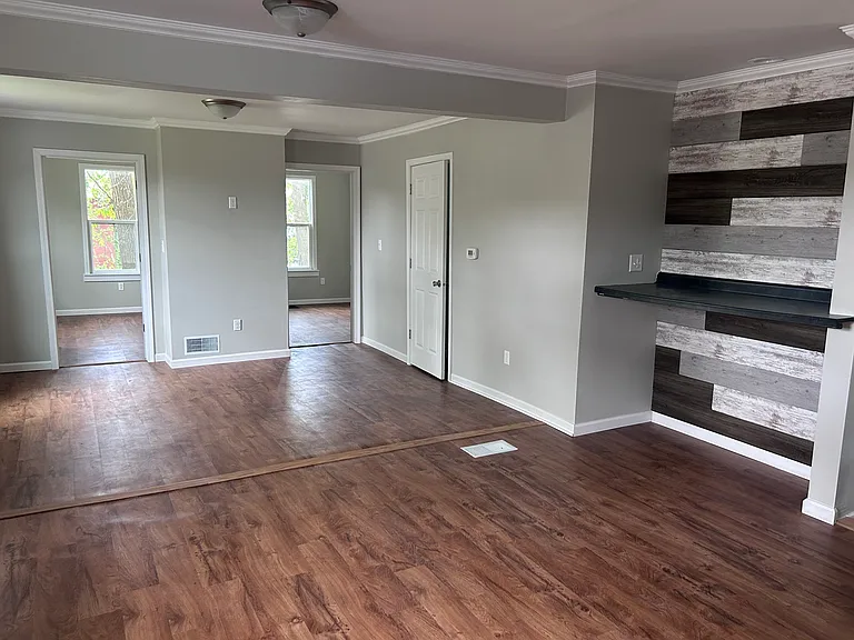 616 Grand St — Photo 3