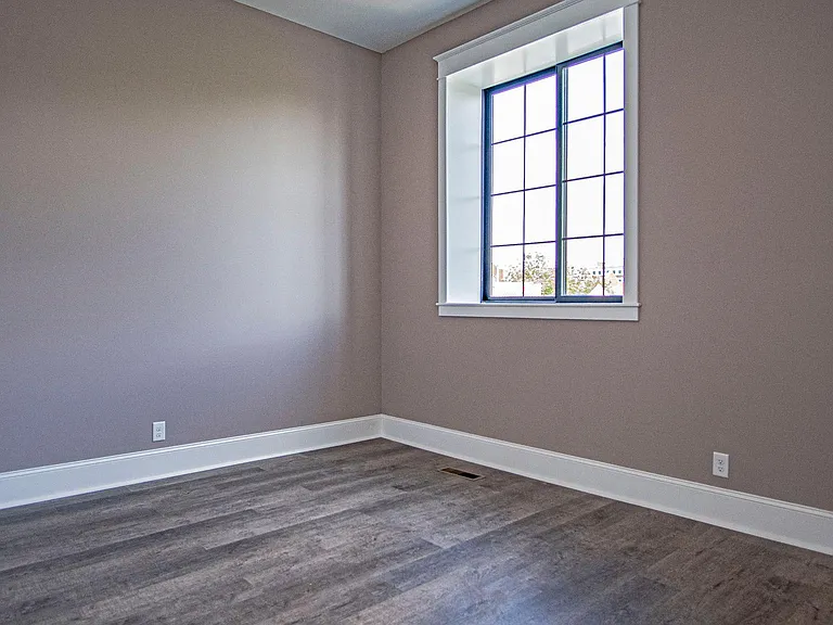 151 E Eagle St — Photo 49