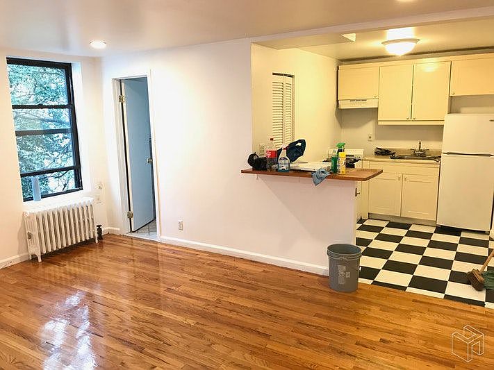 1st image of 503 E 6th St APT 4R