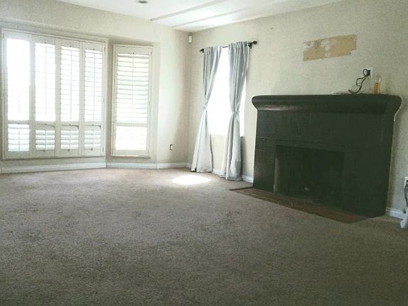 3rd image of 798 W 23rd St