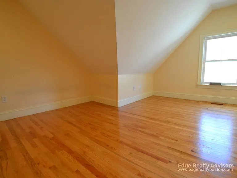 25 Lothrop St #2 — Photo 8