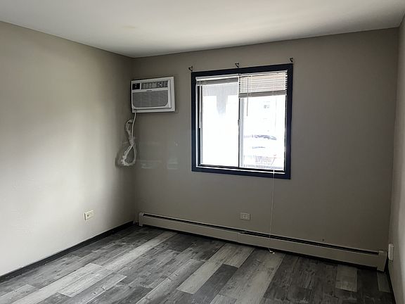 4th image of 1539 N Winslowe Dr APT 1B