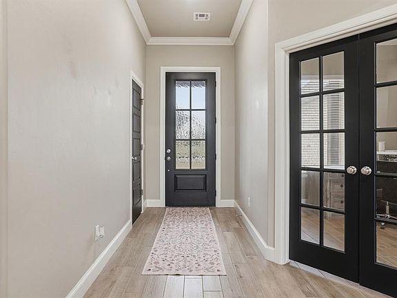 5th image of 1147 Colonial Ave
