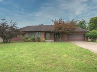 1924 E 34th St, Joplin, MO 64804