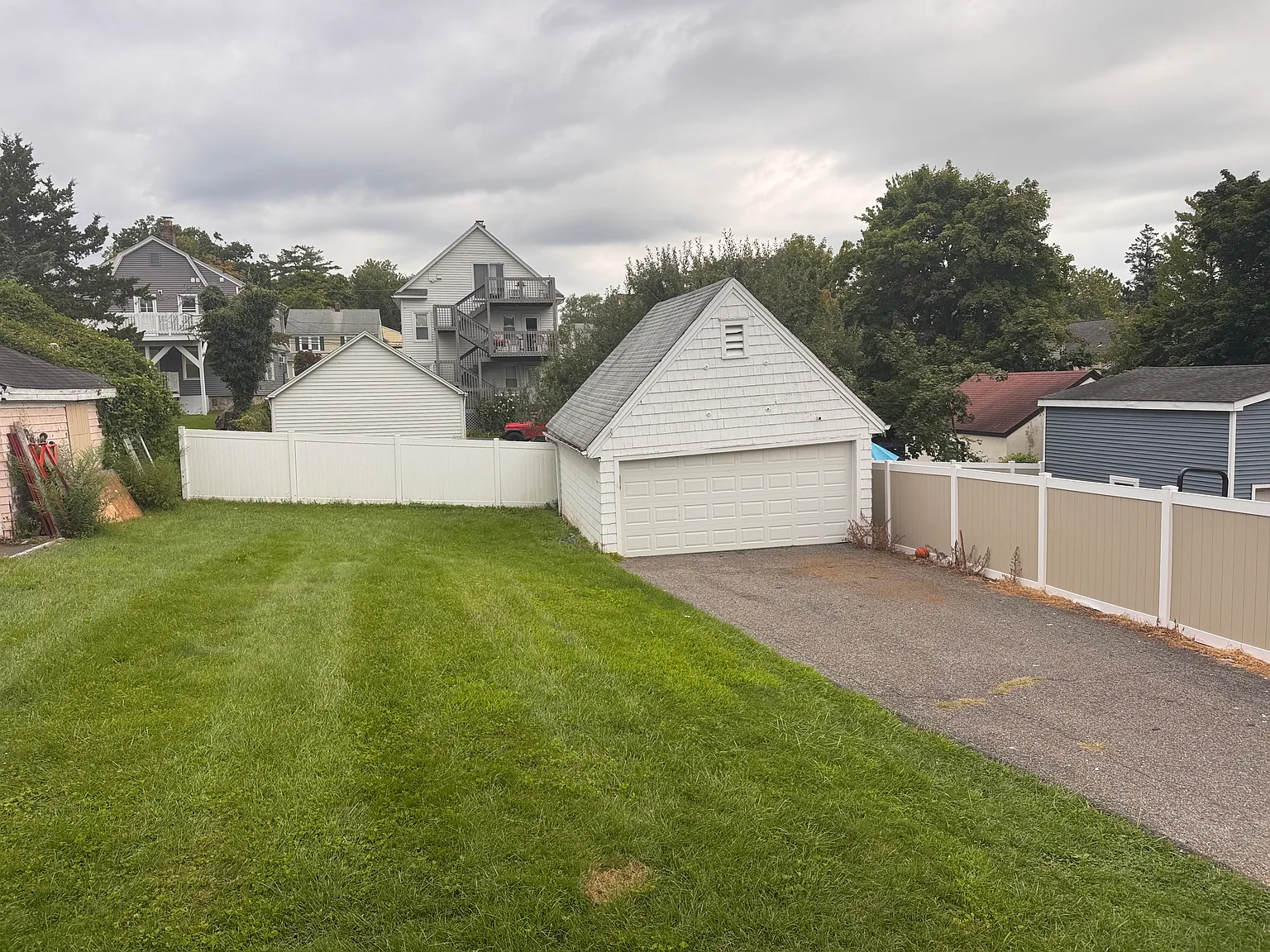 2 bed, 1177 sqft, $4,300 — Photo 2