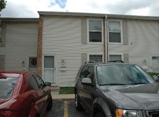 1927 Kenilworth Cir, Hoffman Estates, IL 60169