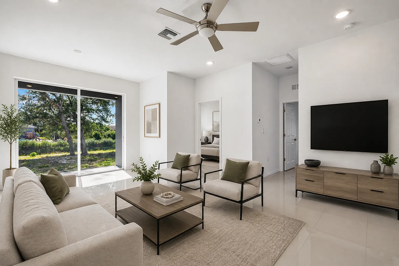 3 bed, 1200 sqft, $1,500 — Photo 4