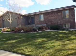1142 E Colima Dr, Sandy, UT 84094