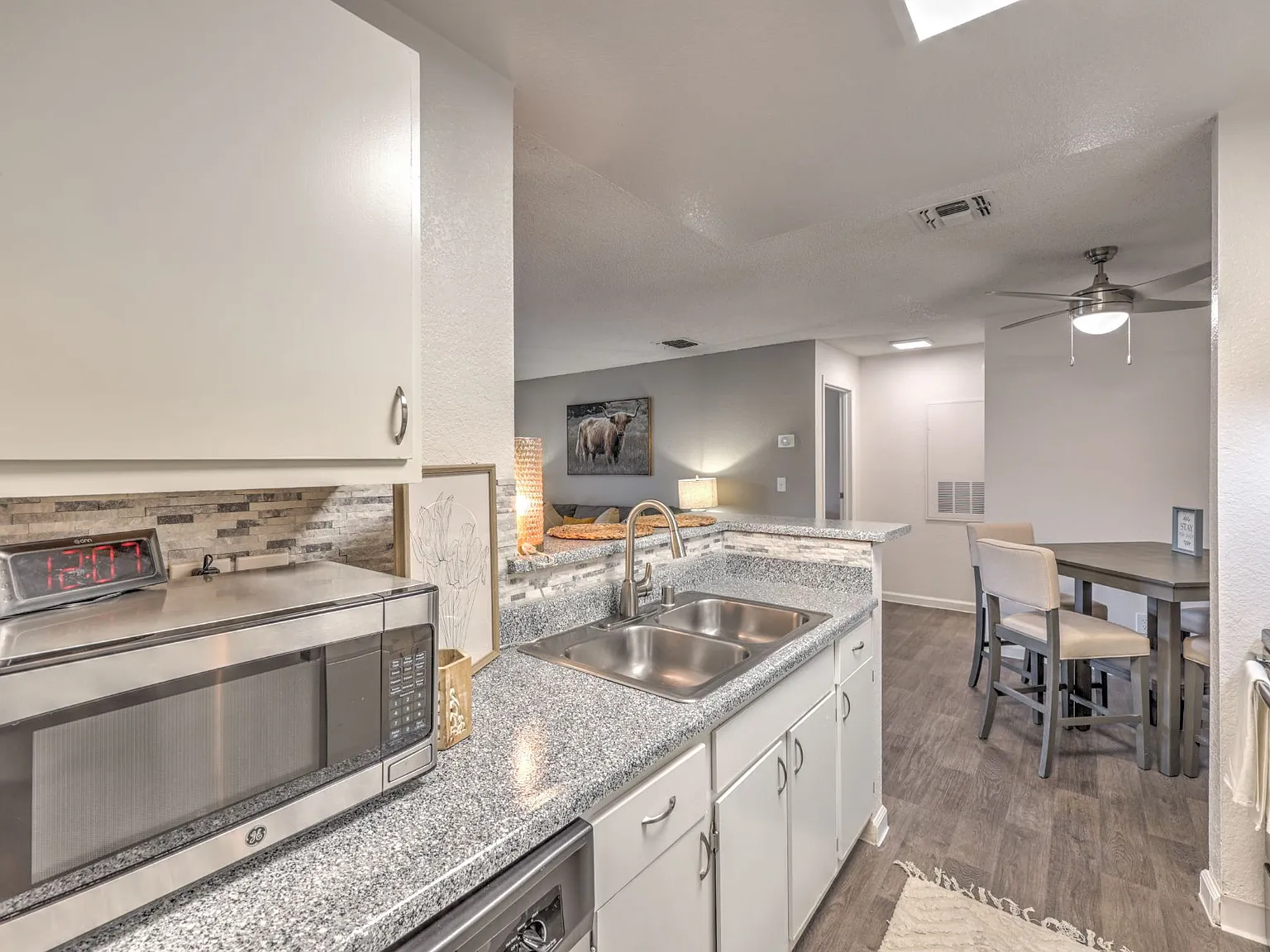 Silver Stream Apartments — Photo 3