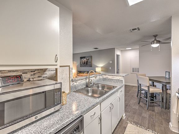 3rd image of 5701 W Rochelle Ave #2-202