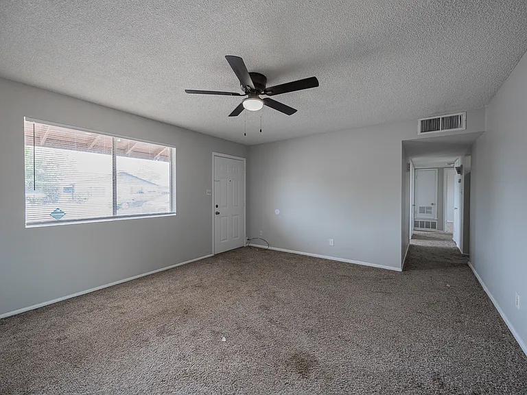 427 E Malibu Dr — Photo 6