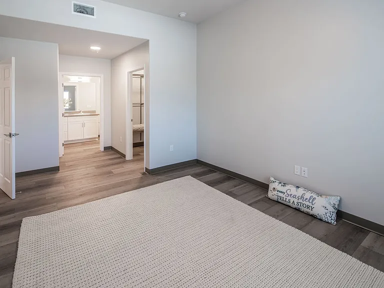 Village Place Apartments — Photo 46