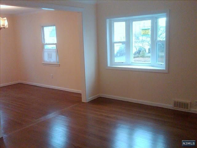 2nd image of 29 Windsor Dr