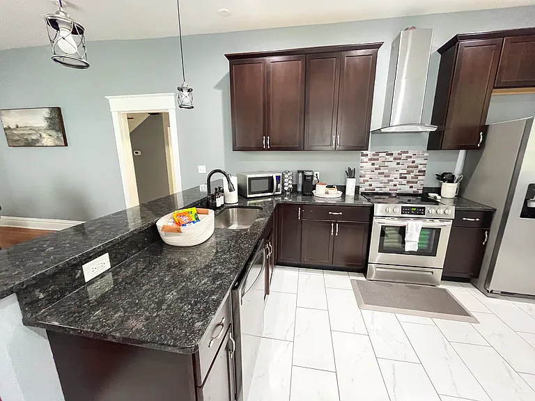 127 N Jefferson St — Photo 7
