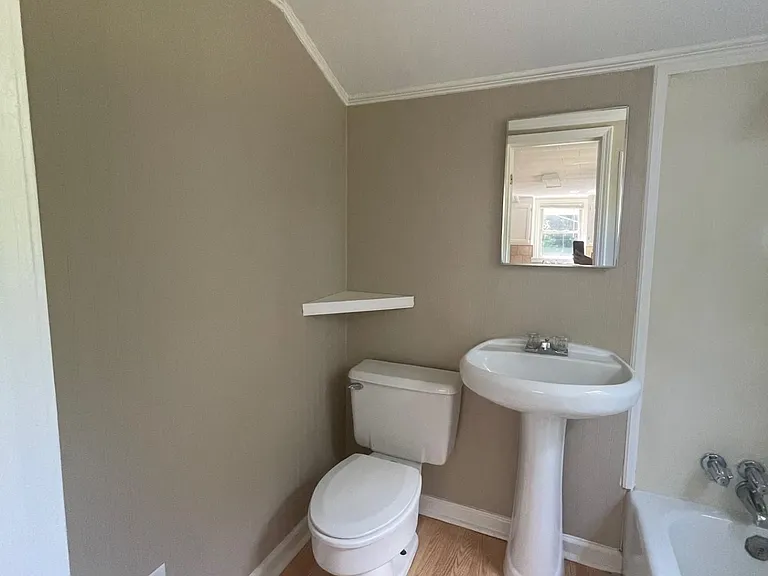 1622 Flora Ave — Photo 3