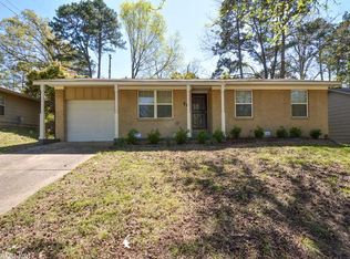 21 Glendale Dr, Little Rock, AR 72209