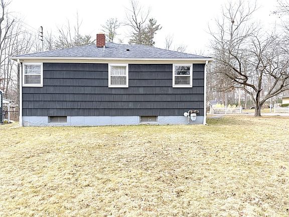 3rd image of 3046 Magnolia St
