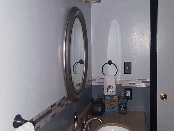 Downstairs full bathroom