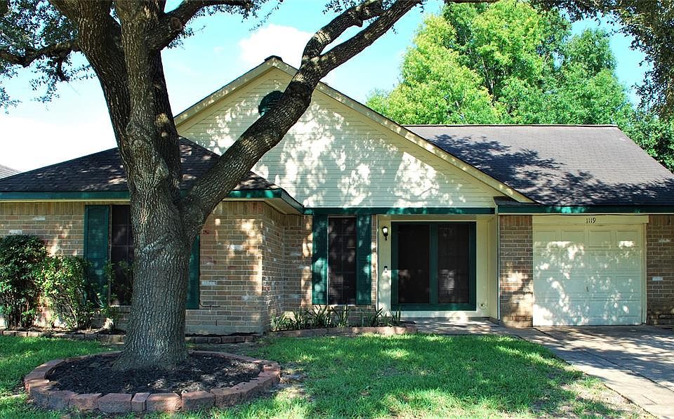 1st image of 1119 Oxford Dr