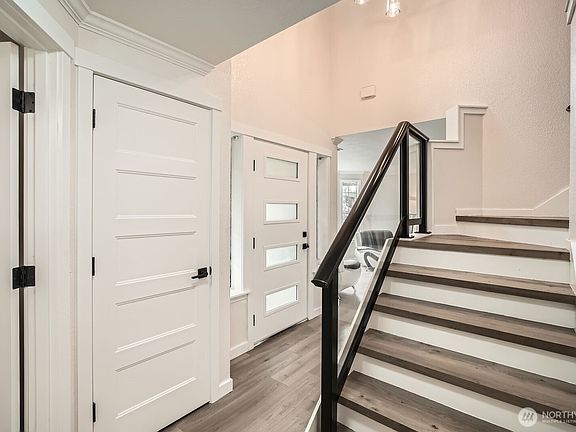 3rd image of 4520 29th Avenue SE